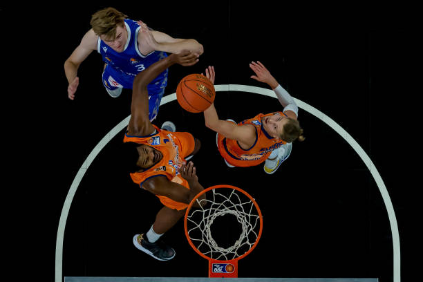 的表现充满 的表现充满